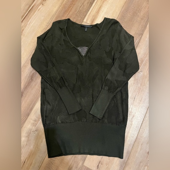WHBM V-Neck Camouflage Sweater - Picture 2 of 6